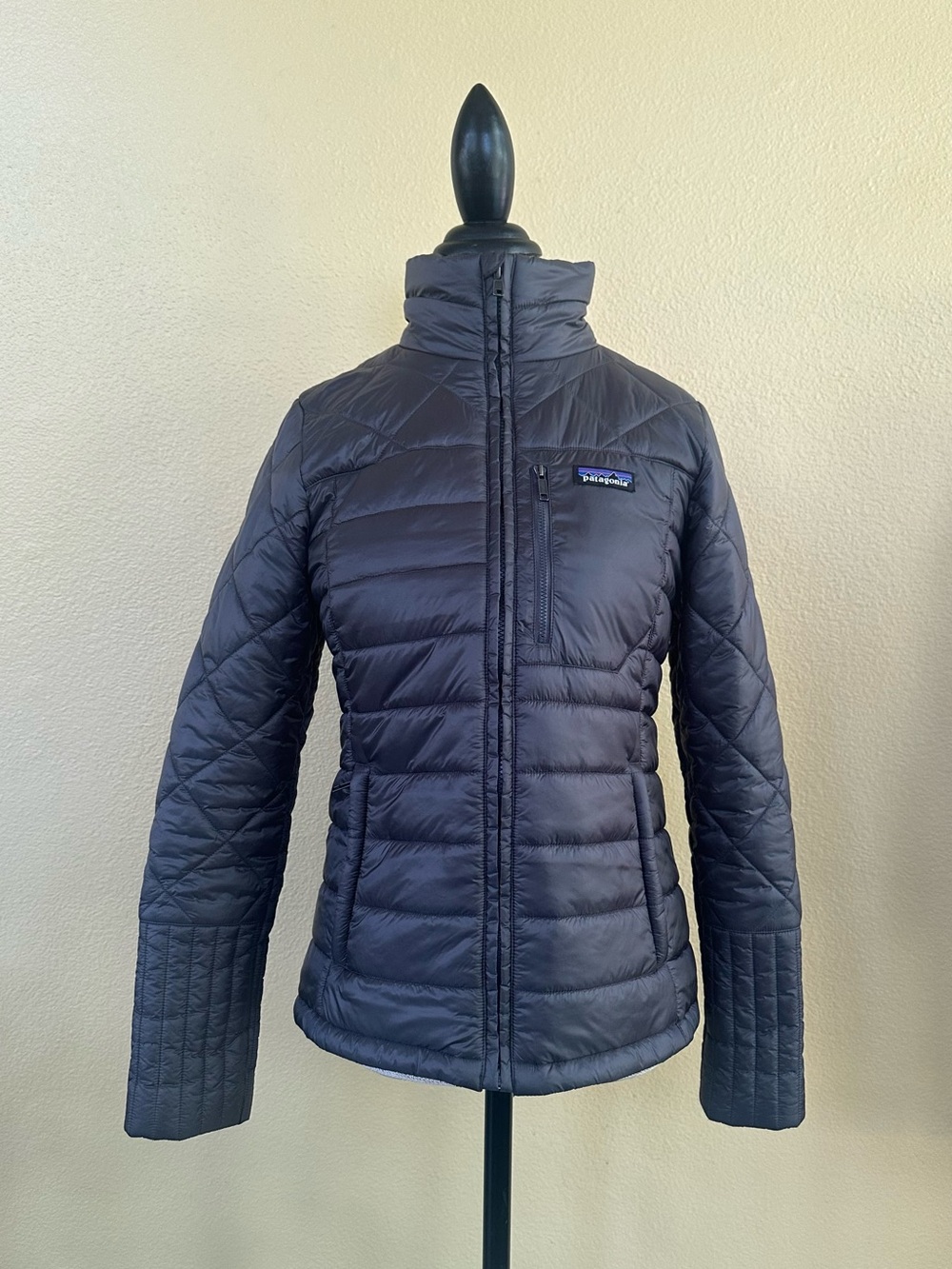 Patagonia “Radalie” Dark Gray Quilted Insulated Jacket Size Small Like New! - Picture 6 of 16